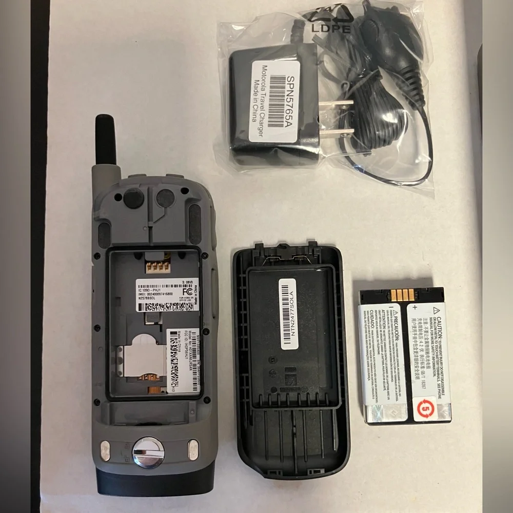 2 Vintage Motorola i365 Walkie-Talkie Cell Phones NEW in Open Box